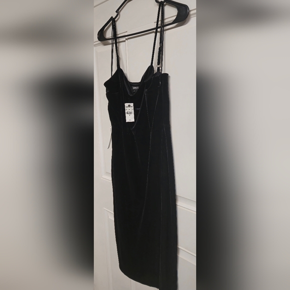 Women's Size Medium Express Little Black Dress. BNWT!! - Picture 8 of 16